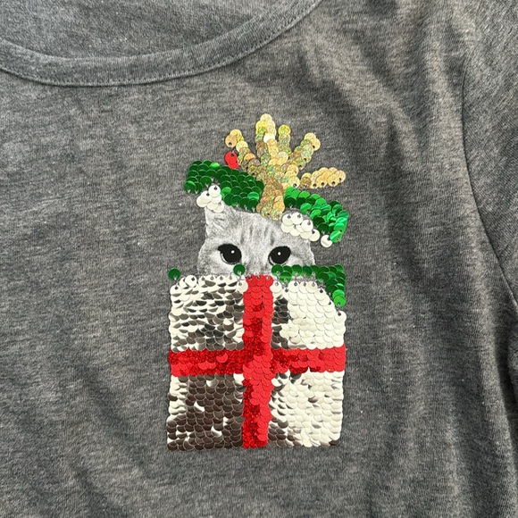Girls holiday shirt with sequins cat in present Christmas shirt - Picture 2 of 7